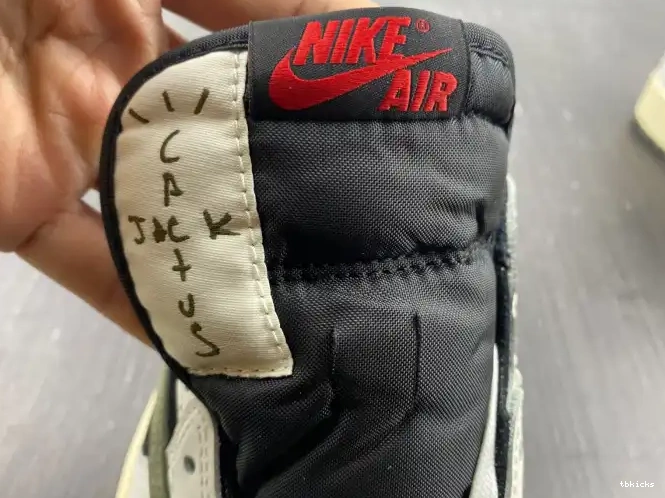Cheap TB Jordan OG 1 Travis x DZ4137-106 WMNS Scott Air Olive Low 0611